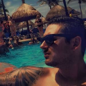 Meet your Posher, Chris